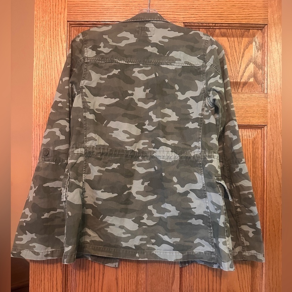 Super fun camo jacket - Picture 6 of 8